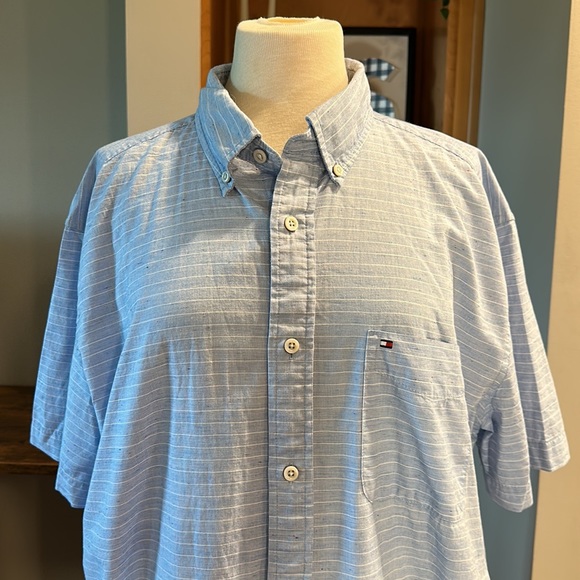 Tommy Hilfiger Men’s button up - Picture 2 of 5